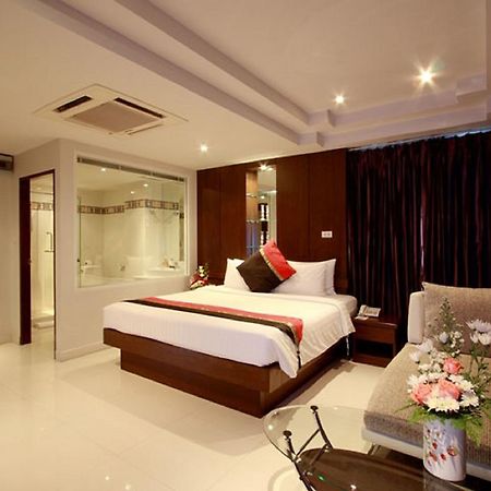 Rayaburi Beach Club Patong Phòng bức ảnh