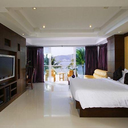 Rayaburi Beach Club Patong Phòng bức ảnh