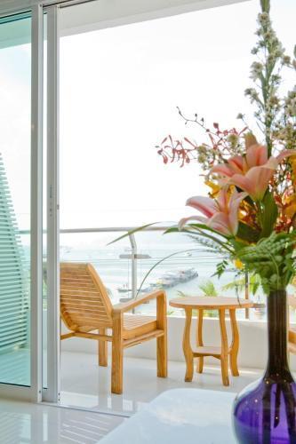 Rayaburi Beach Club Patong Phòng bức ảnh